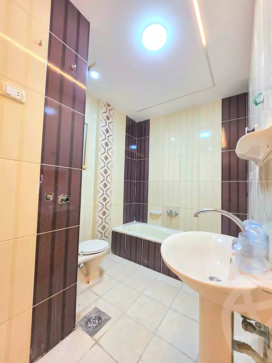 https://aqarmap.com.eg/ar/listing/7332930-for-sale-alexandria-sydy-bshr-sydy-bshr-bhry-shr-mhmwd-l-yswy