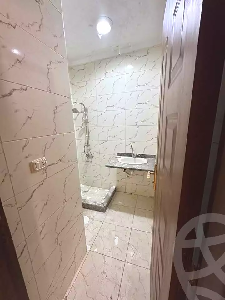 https://aqarmap.com.eg/ar/listing/7333944-for-sale-alexandria-al-agamy-el-hanouvel