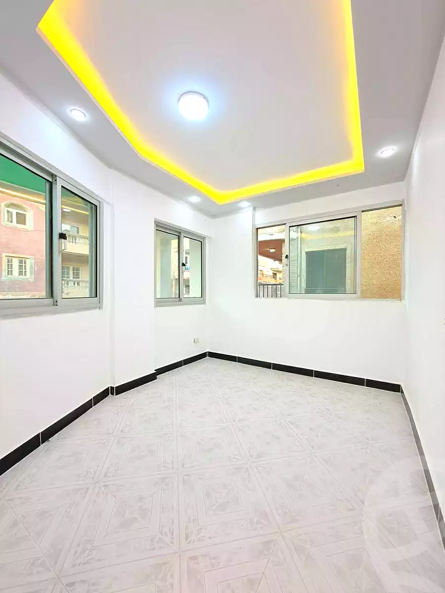 https://aqarmap.com.eg/ar/listing/7334191-for-sale-alexandria-al-agamy-shataa-el-nakheel