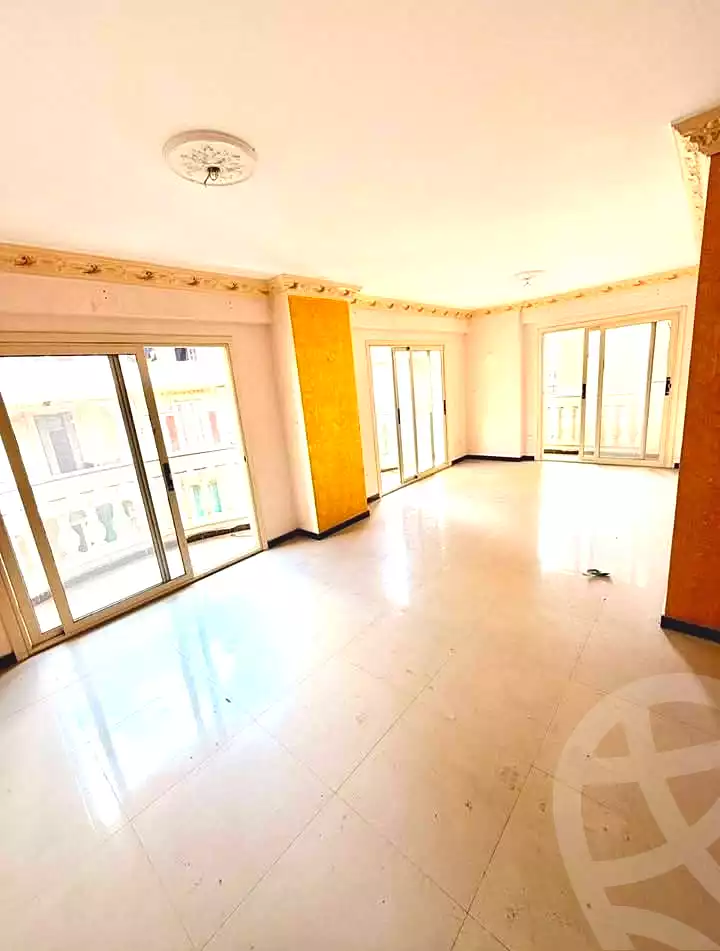 https://aqarmap.com.eg/en/listing/7334485-for-sale-alexandria-camp-cesar-port-said-street