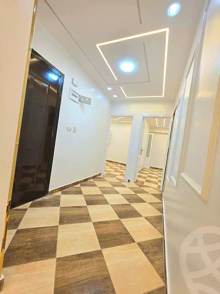 https://aqarmap.com.eg/ar/listing/7335414-for-sale-alexandria-sydy-bshr-sydy-bshr-bhry-shr-mhmwd-l-yswy