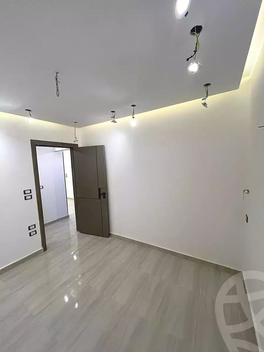 https://aqarmap.com.eg/ar/listing/7335480-for-sale-cairo-6th-of-october-hadaeq-october-compounds-djlh-blmz-m-mr-lmrshdy
