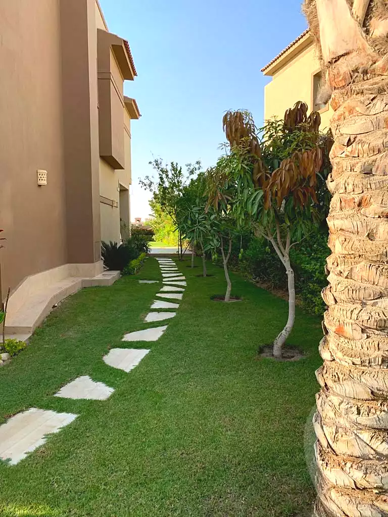 https://aqarmap.com.eg/en/listing/7337734-for-sale-cairo-new-cairo-compounds-palm-hills-kattameya