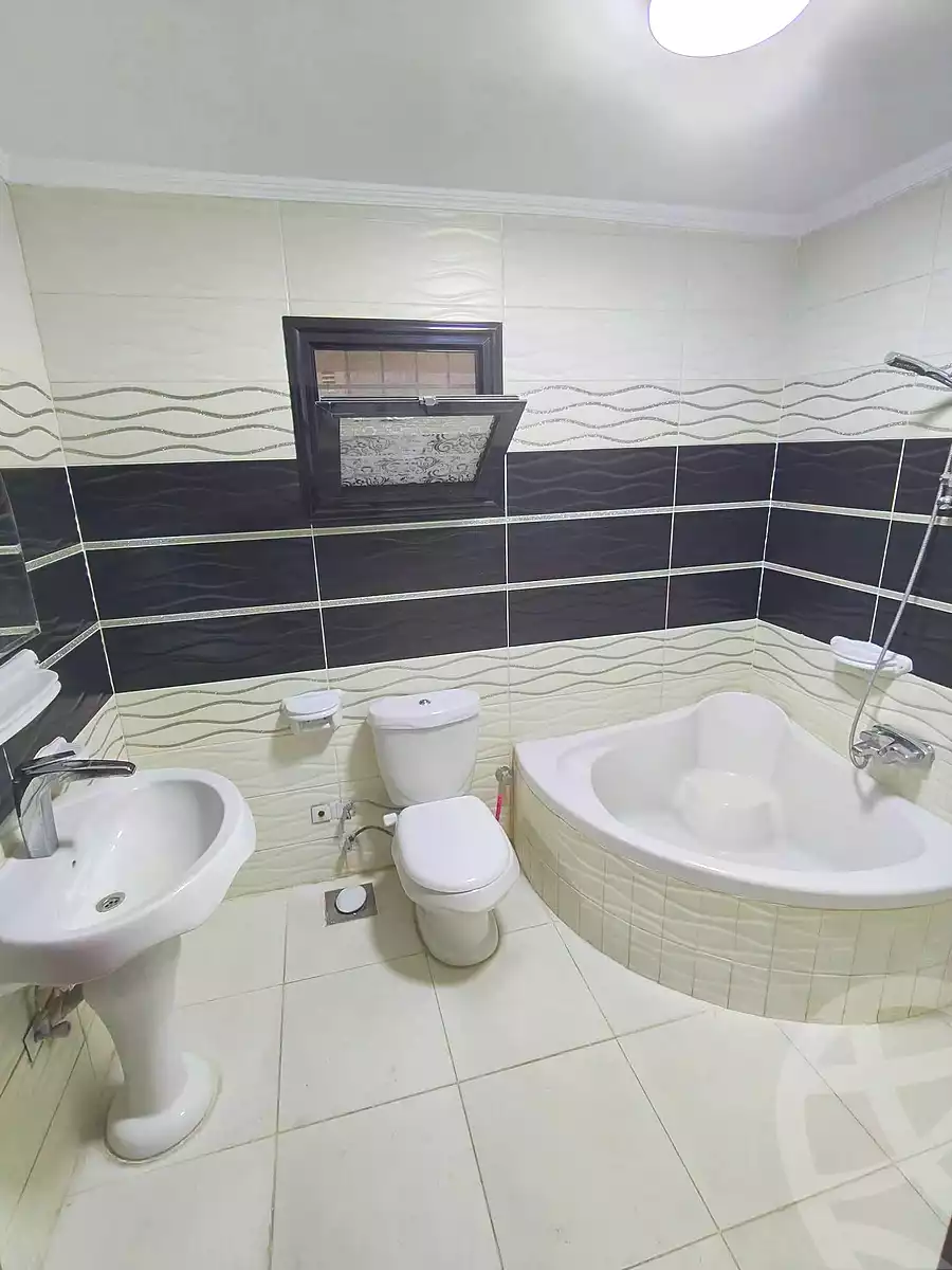 https://aqarmap.com.eg/ar/listing/7337878-for-sale-alexandria-ganaklis
