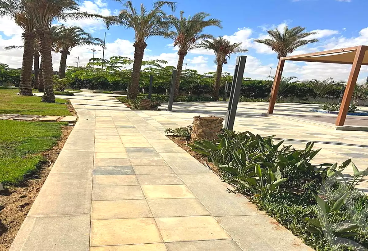 https://aqarmap.com.eg/ar/listing/7338198-for-sale-cairo-new-administrative-capital-r7-mydtwn-fyl-mwl-btr-hwm