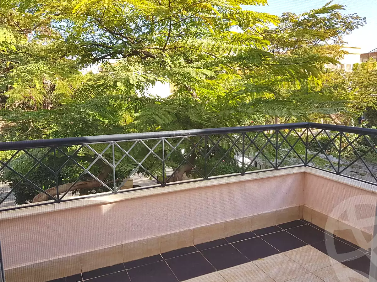 https://aqarmap.com.eg/ar/listing/7338494-for-sale-cairo-new-cairo-lrhb-city-phase-1-youssef-el-sebaey-st