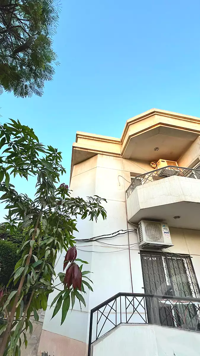 https://aqarmap.com.eg/en/listing/7338531-for-sale-cairo-new-cairo-lrhb-city-phase-1-alabnoudi-st