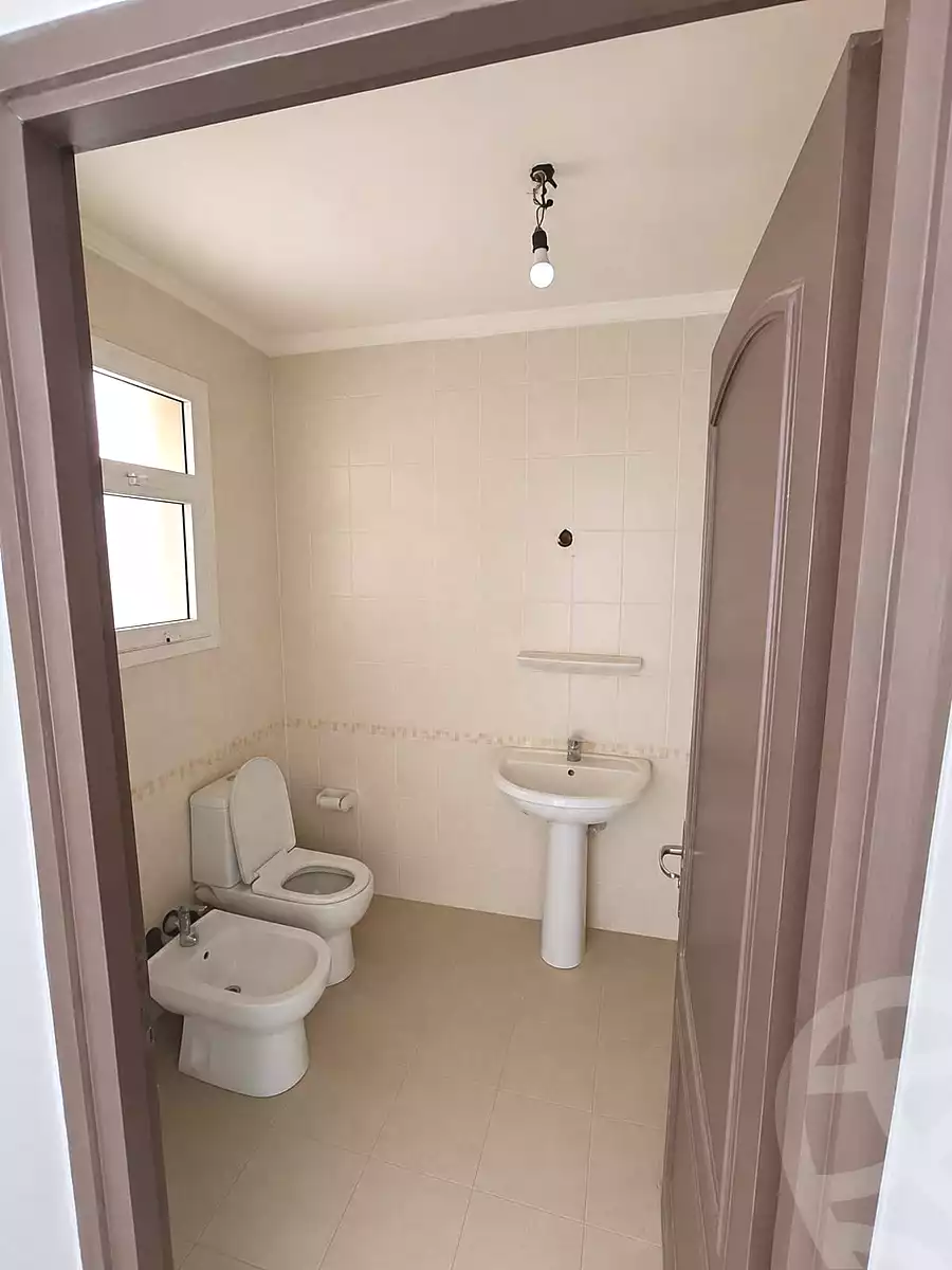 https://aqarmap.com.eg/ar/listing/7338630-for-sale-cairo-new-cairo-lrhb-city-phase-4-mohammed-farid-st