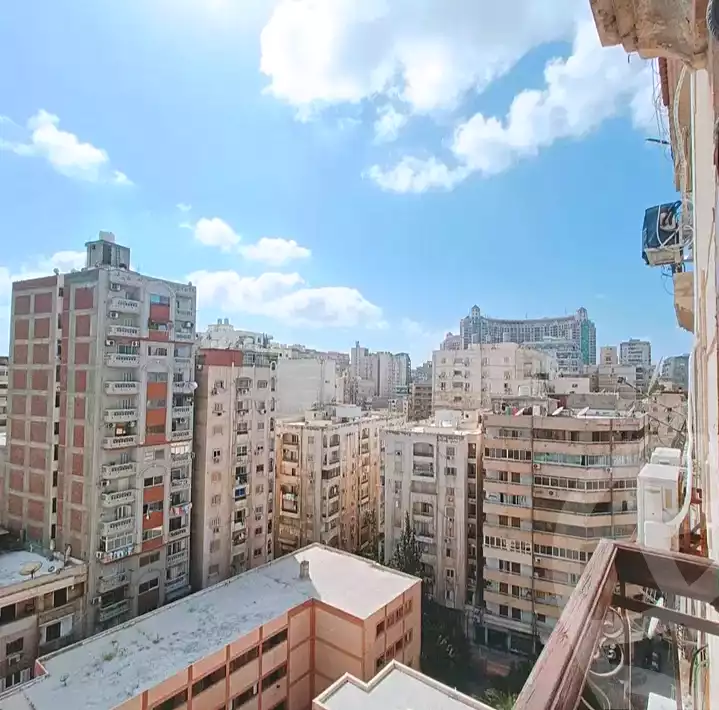 https://aqarmap.com.eg/ar/listing/7339119-for-sale-alexandria-ganaklis