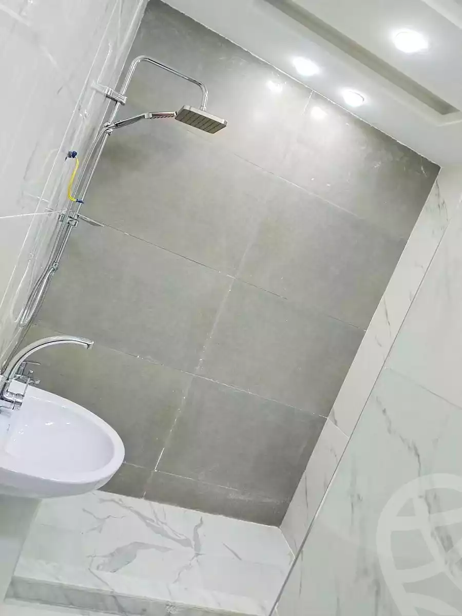 https://aqarmap.com.eg/ar/listing/7340477-for-sale-alexandria-al-agamy-el-hanouvel-al-haded-we-al-soulb-st