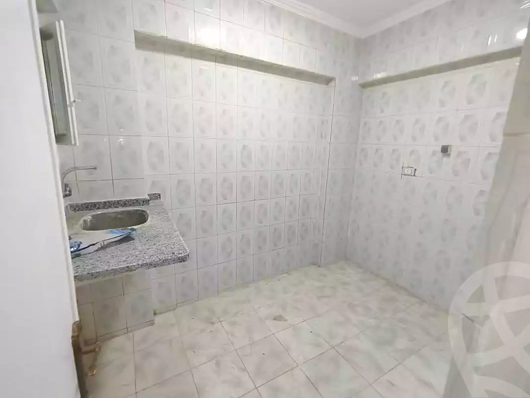 https://aqarmap.com.eg/en/listing/7340877-for-sale-alexandria-al-agamy-el-hanouvel-gabir-hafez-st
