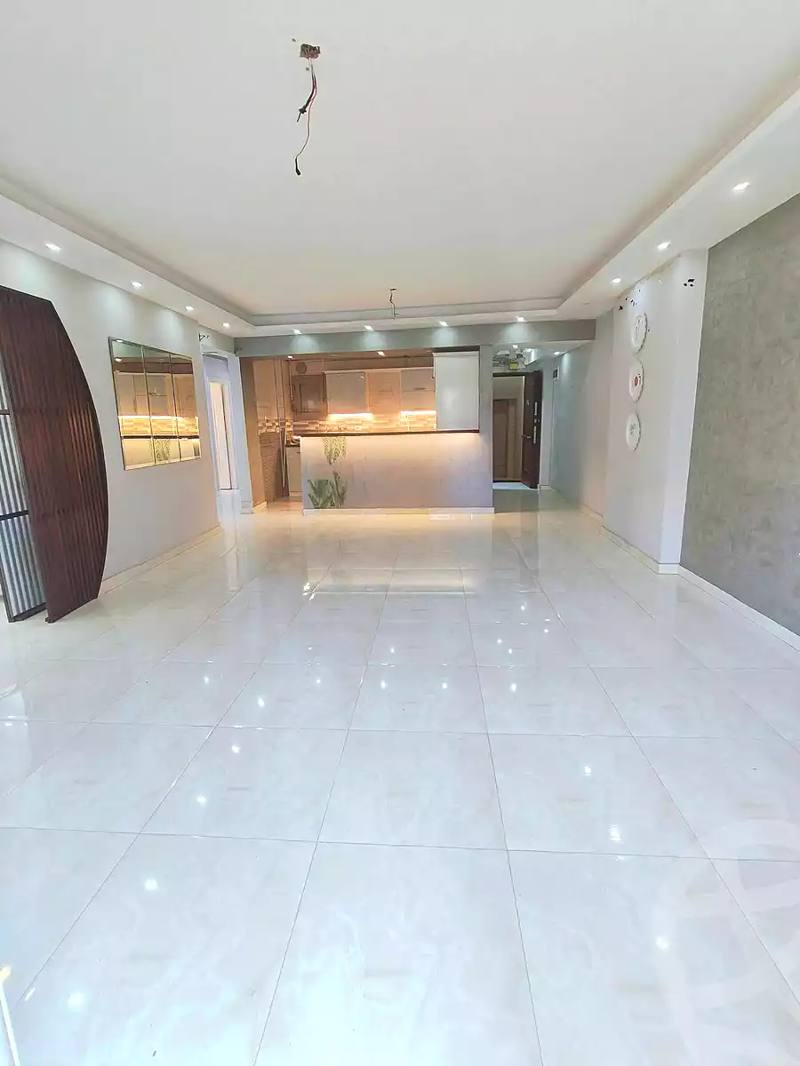 https://aqarmap.com.eg/ar/listing/7342605-for-sale-alexandria-sydy-bshr-sydy-bshr-bhry-shr-mhmwd-l-yswy