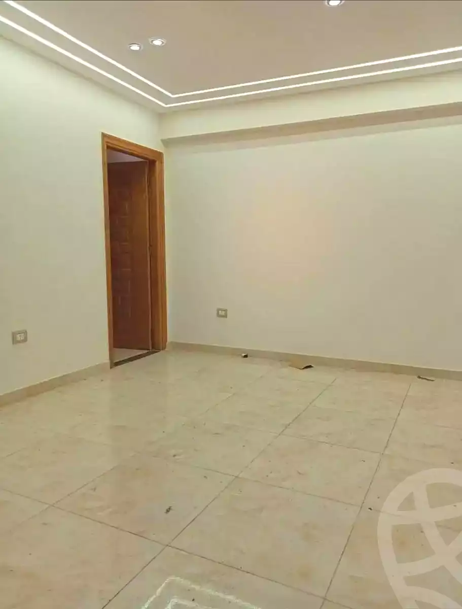 https://aqarmap.com.eg/ar/listing/7342864-for-sale-alexandria-el-asafra-shr-45
