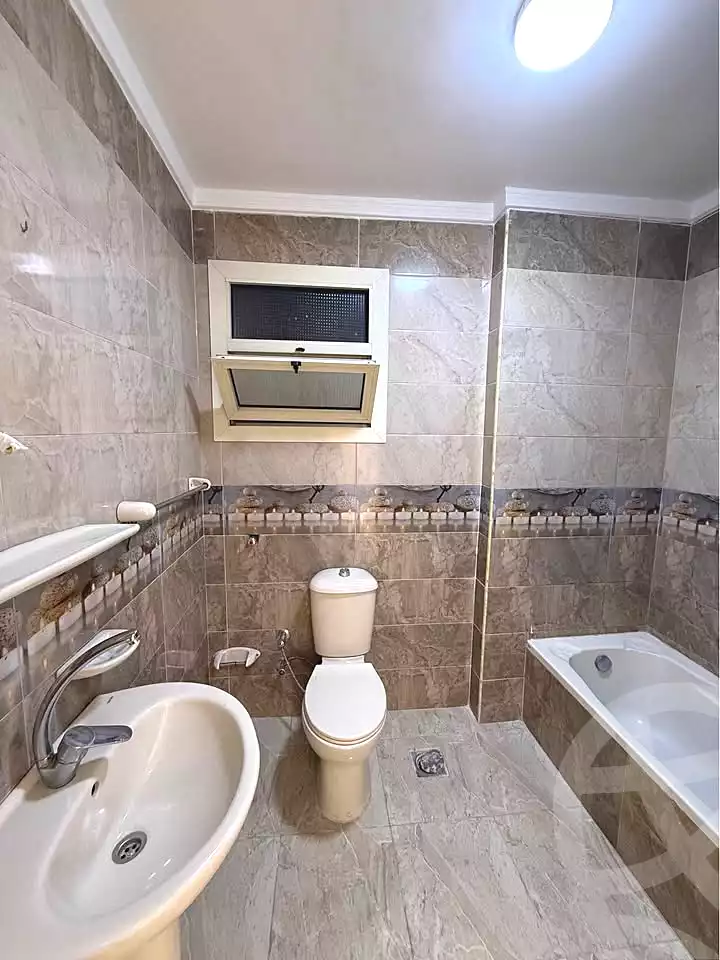 https://aqarmap.com.eg/ar/listing/7343484-for-sale-alexandria-el-asafra-l-sfr-bhry