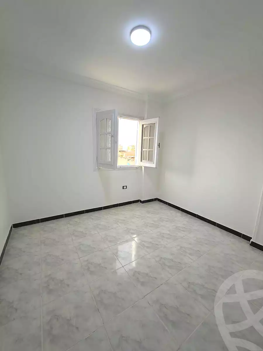 https://aqarmap.com.eg/ar/listing/7343625-for-sale-alexandria-al-agamy-shataa-el-nakheel