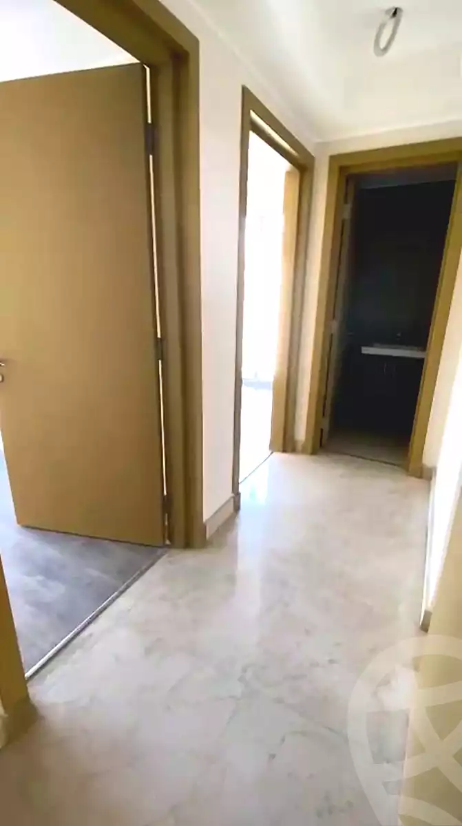 https://aqarmap.com.eg/ar/listing/7343891-for-sale-cairo-el-sheikh-zayed-city-compounds-zyd-wr-llttwyr-z-tower