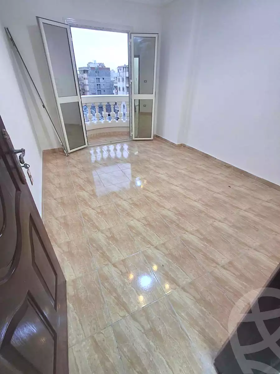 https://aqarmap.com.eg/ar/listing/7344640-for-sale-alexandria-el-asafra-shr-45