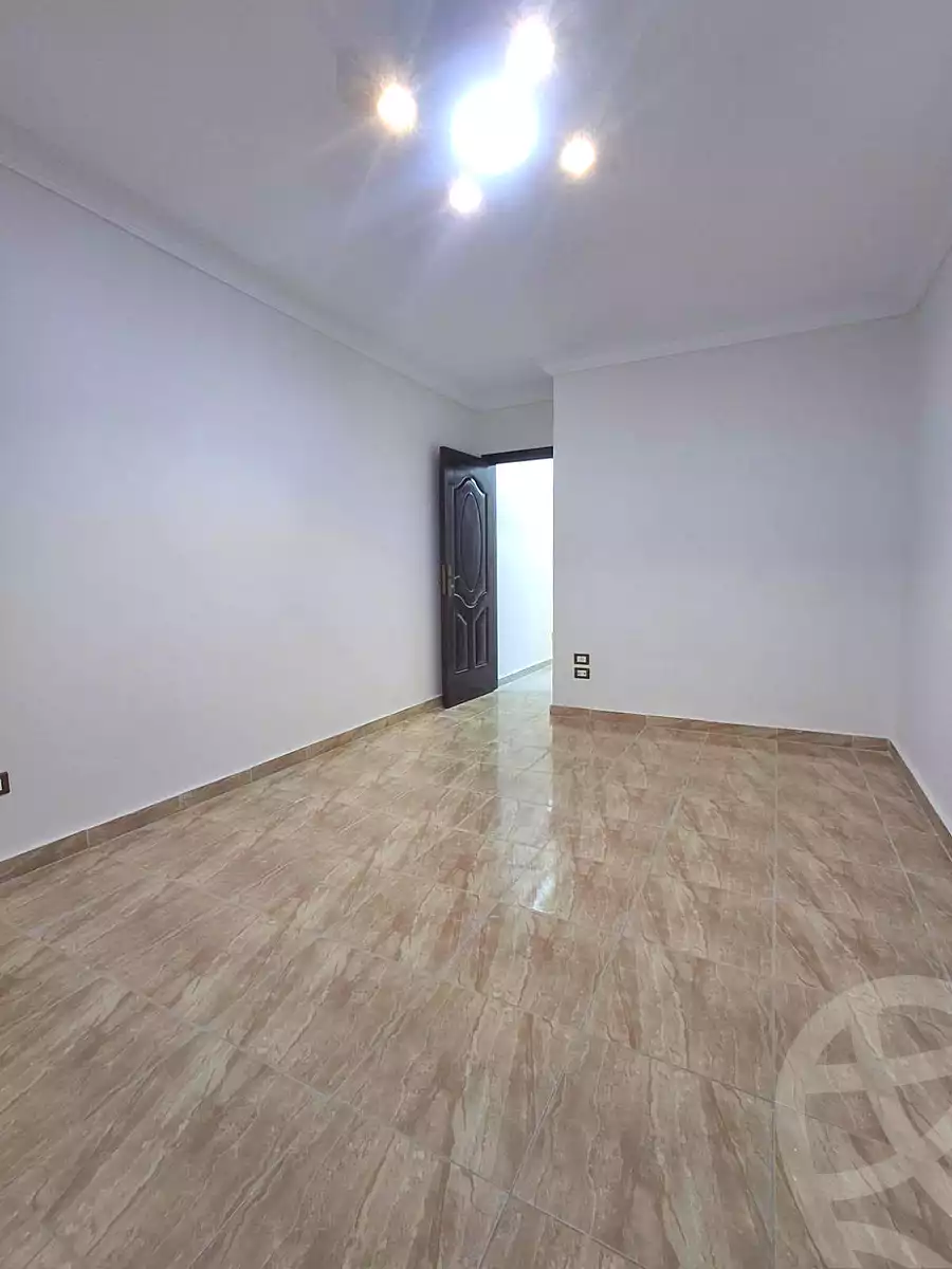 https://aqarmap.com.eg/ar/listing/7344640-for-sale-alexandria-el-asafra-shr-45