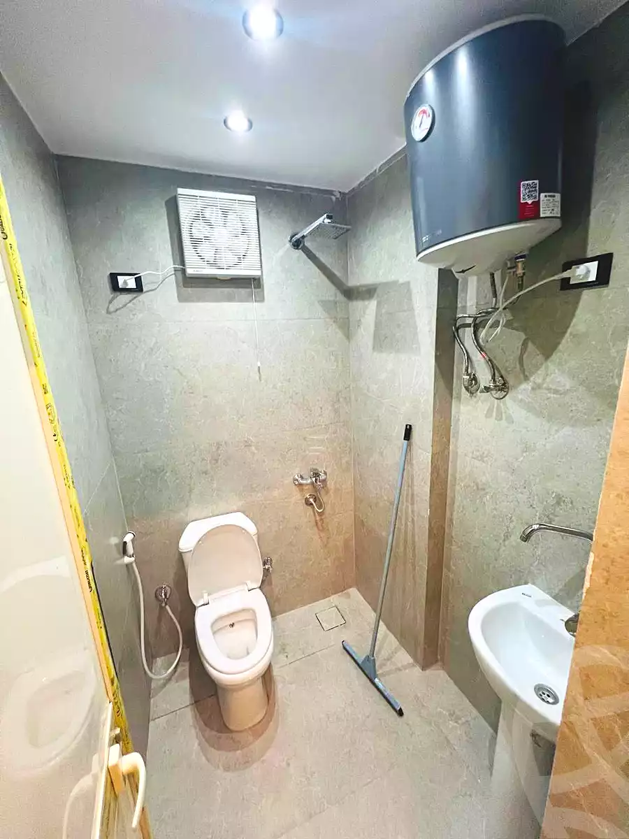 https://aqarmap.com.eg/ar/listing/7344990-for-sale-cairo-6th-of-october-el-ahyaa-neighborhood-2nd-divided-from-al-kafrawei-st