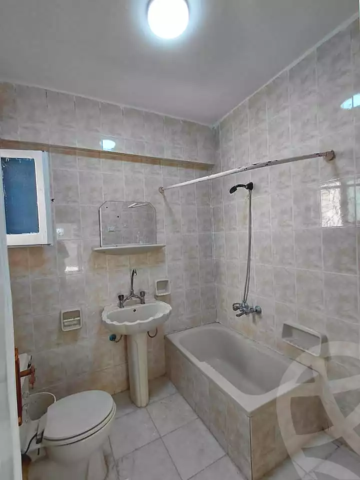 https://aqarmap.com.eg/en/listing/7346112-for-sale-alexandria-al-agamy-lbytsh-el-batal-ahmed-abd-el-aziz-belbis-st