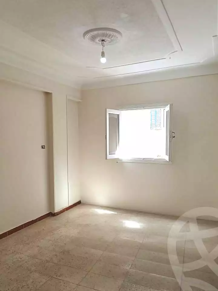 https://aqarmap.com.eg/en/listing/7346370-for-sale-alexandria-al-agamy-el-hanouvel-al-haded-we-al-soulb-st