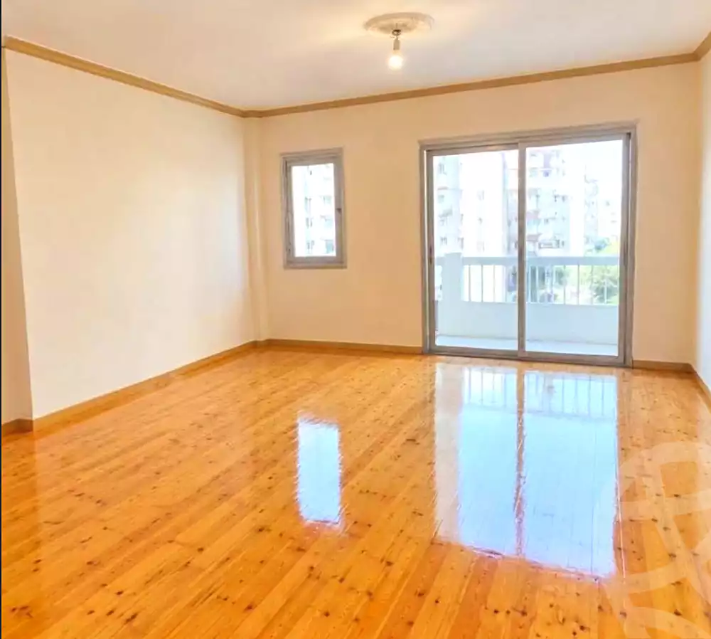 https://aqarmap.com.eg/ar/listing/7346899-for-rent-alexandria-ganaklis