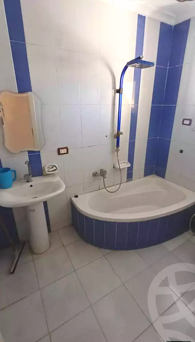 https://aqarmap.com.eg/ar/listing/7347750-for-sale-alexandria-sydy-bshr-sydy-bshr-bhry-shr-mhmwd-l-yswy