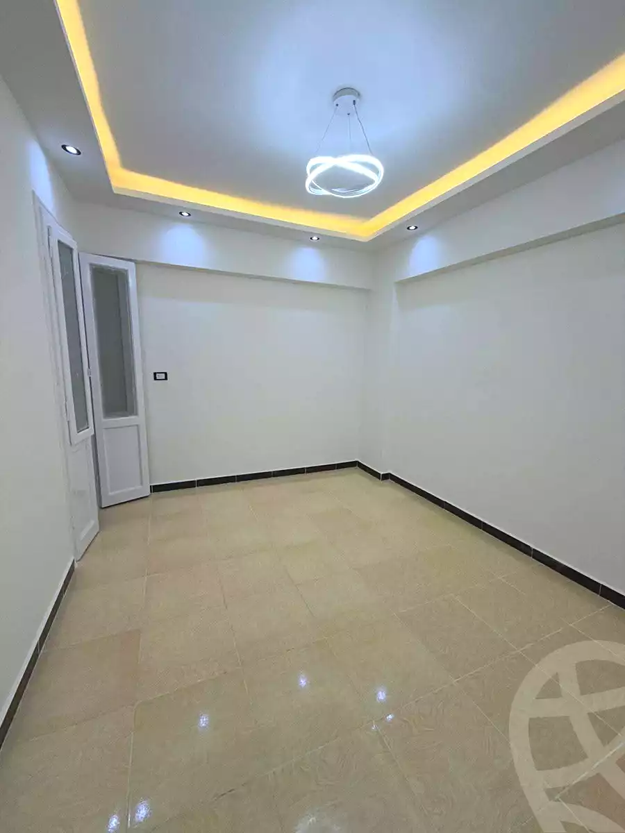 https://aqarmap.com.eg/ar/listing/7348125-for-sale-alexandria-al-agamy-shataa-el-nakheel