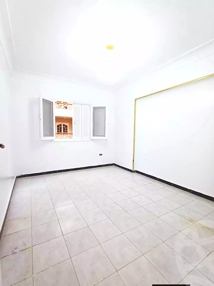 https://aqarmap.com.eg/ar/listing/7348142-for-sale-alexandria-al-agamy-shataa-el-nakheel
