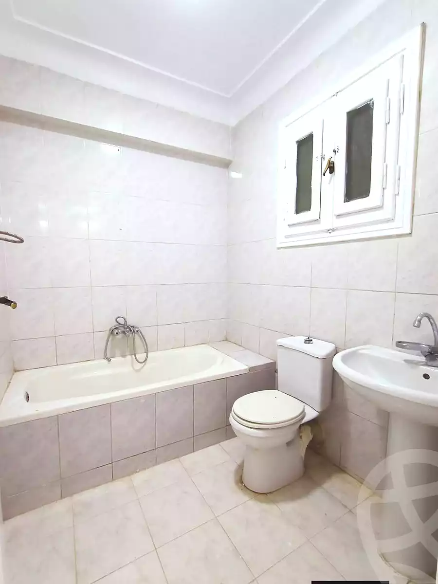 https://aqarmap.com.eg/ar/listing/7348142-for-sale-alexandria-al-agamy-shataa-el-nakheel