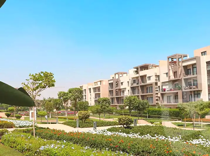 https://aqarmap.com.eg/ar/listing/7348537-for-sale-cairo-new-cairo-compounds-fifth-square