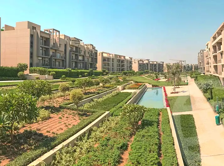 https://aqarmap.com.eg/ar/listing/7348622-for-sale-cairo-new-cairo-compounds-fifth-square