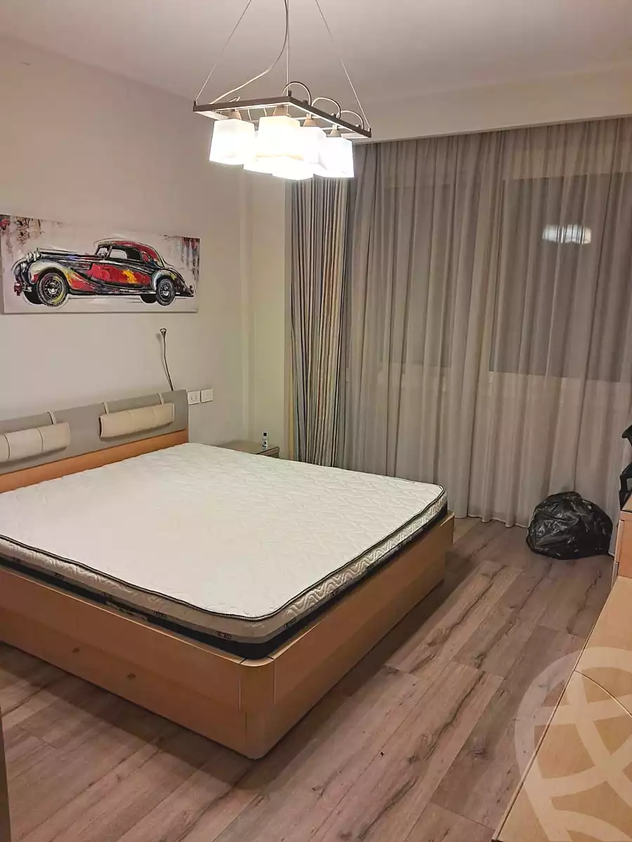 https://aqarmap.com.eg/en/listing/7348714-for-sale-cairo-el-sheikh-zayed-city-compounds-royal-city