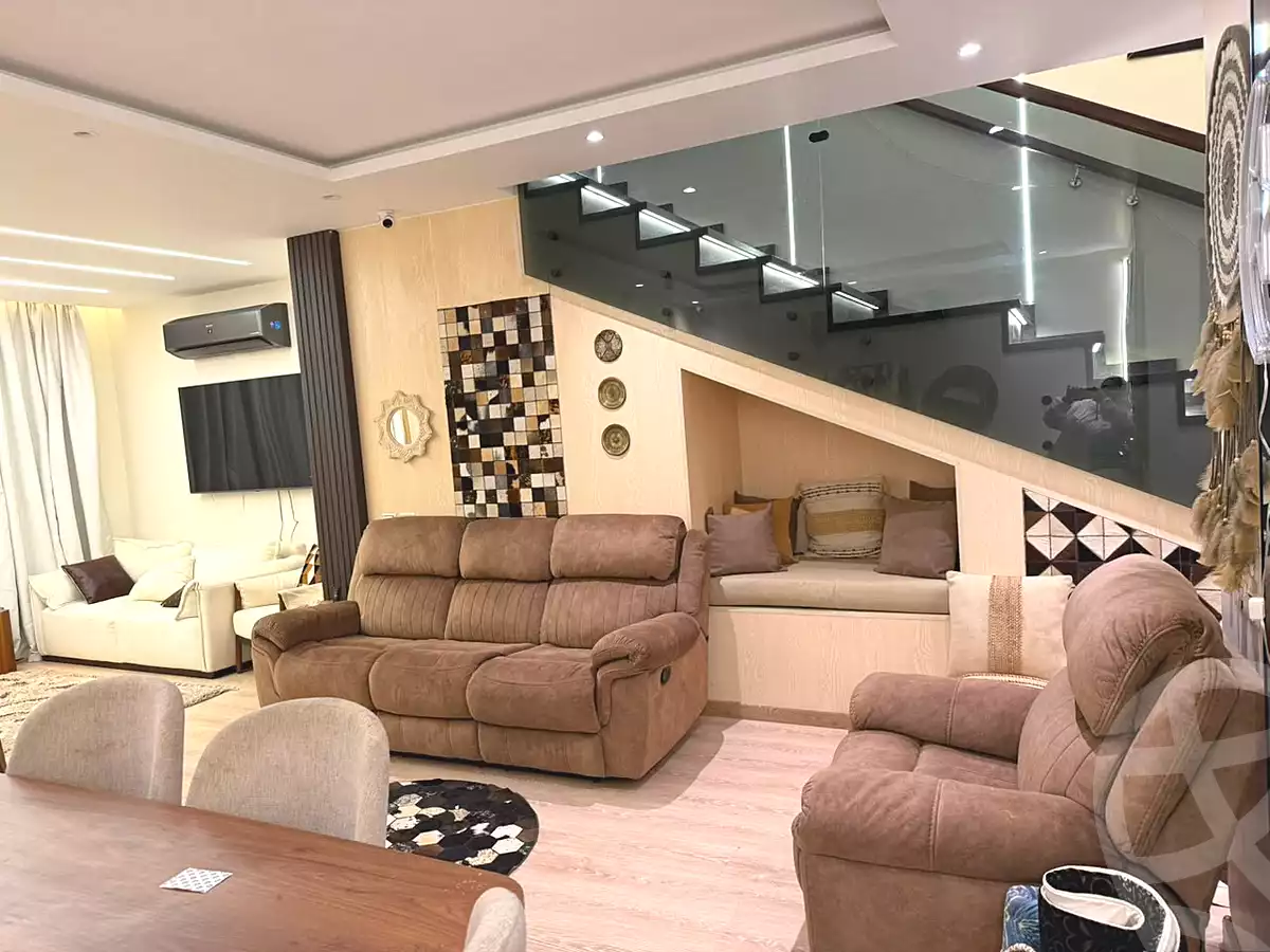 https://aqarmap.com.eg/en/listing/7350972-for-sale-cairo-new-cairo-compounds-hyde-park-hydeout-hyde-park