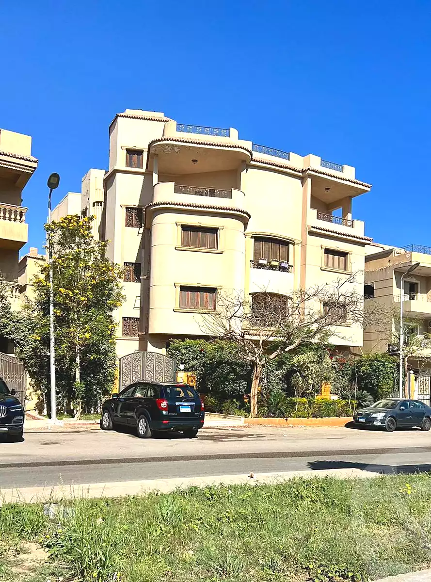 https://aqarmap.com.eg/ar/listing/7351429-for-sale-cairo-new-cairo-ganob-el-akadamiya-south-academy-g-lotfy-hassona-st