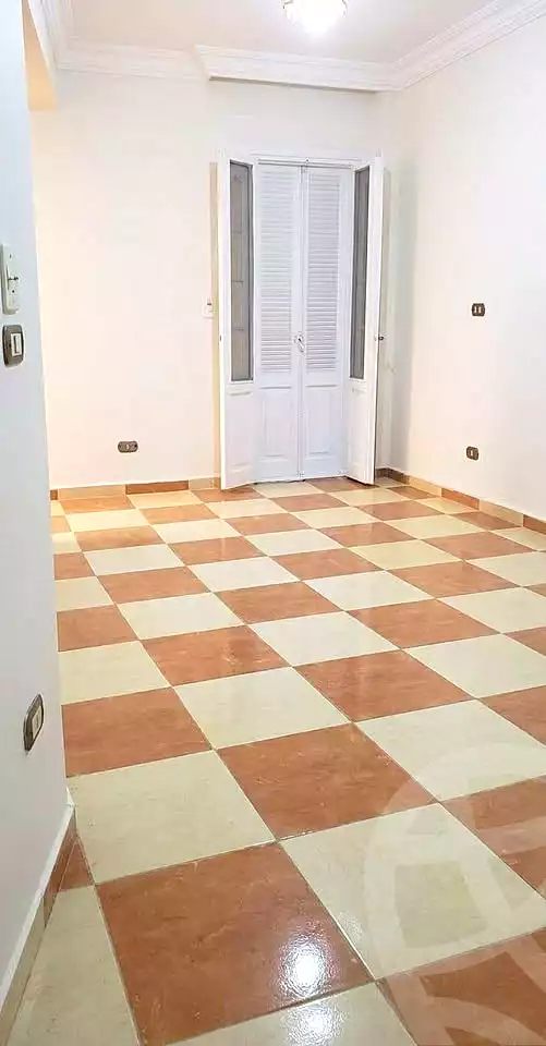 https://aqarmap.com.eg/ar/listing/7351897-for-sale-alexandria-sydy-bshr-sydy-bshr-bhry-ali-hipa-st