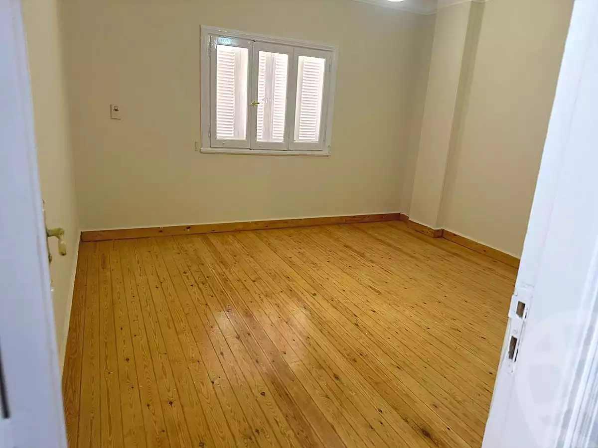 https://aqarmap.com.eg/ar/listing/7352364-for-sale-cairo-6th-of-october-el-ahyaa-neighborhood-5th-street-45