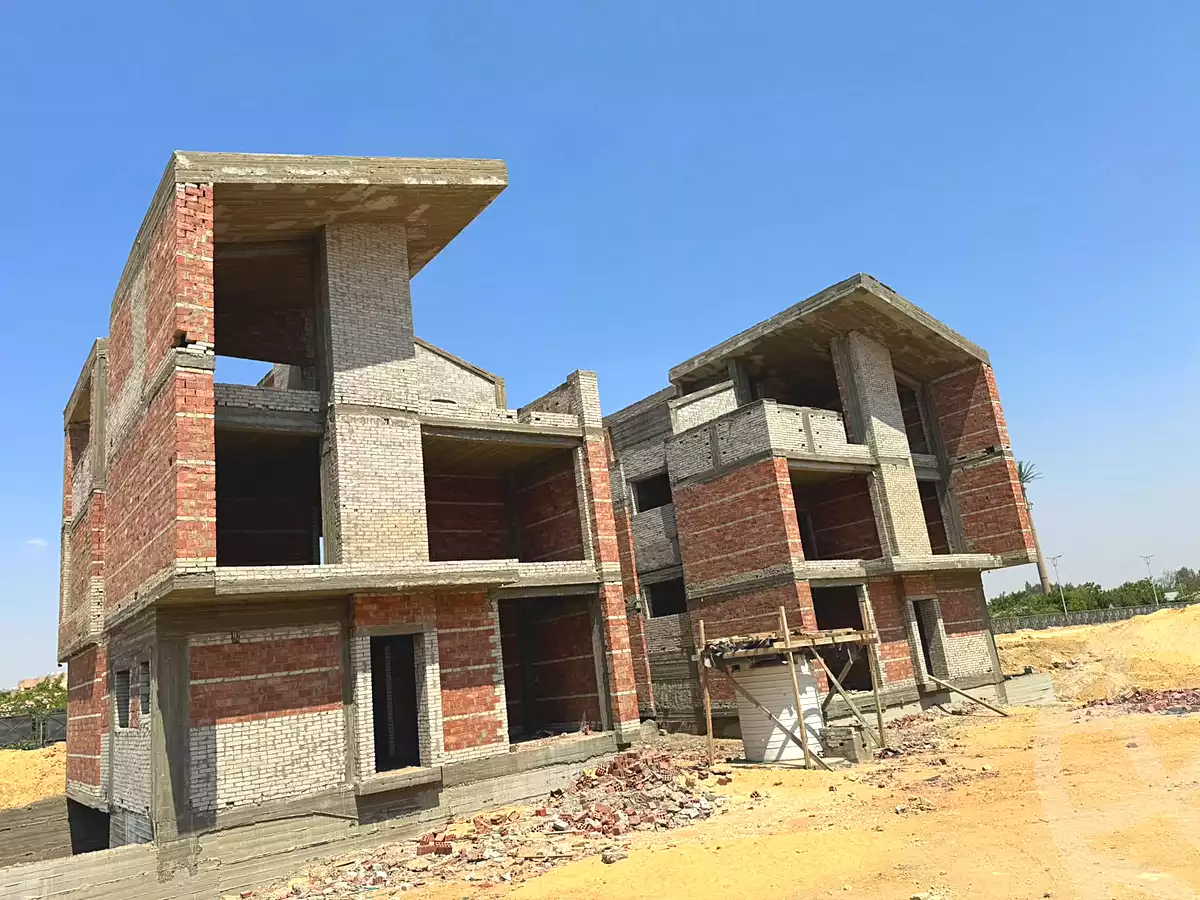 https://aqarmap.com.eg/ar/listing/7353211-for-sale-cairo-al-oubour-compounds-wrw-f-myn
