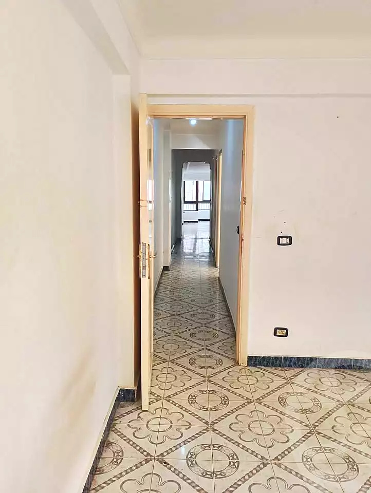 https://aqarmap.com.eg/ar/listing/7353224-for-rent-alexandria-miami-iskandar-ibrahim-st