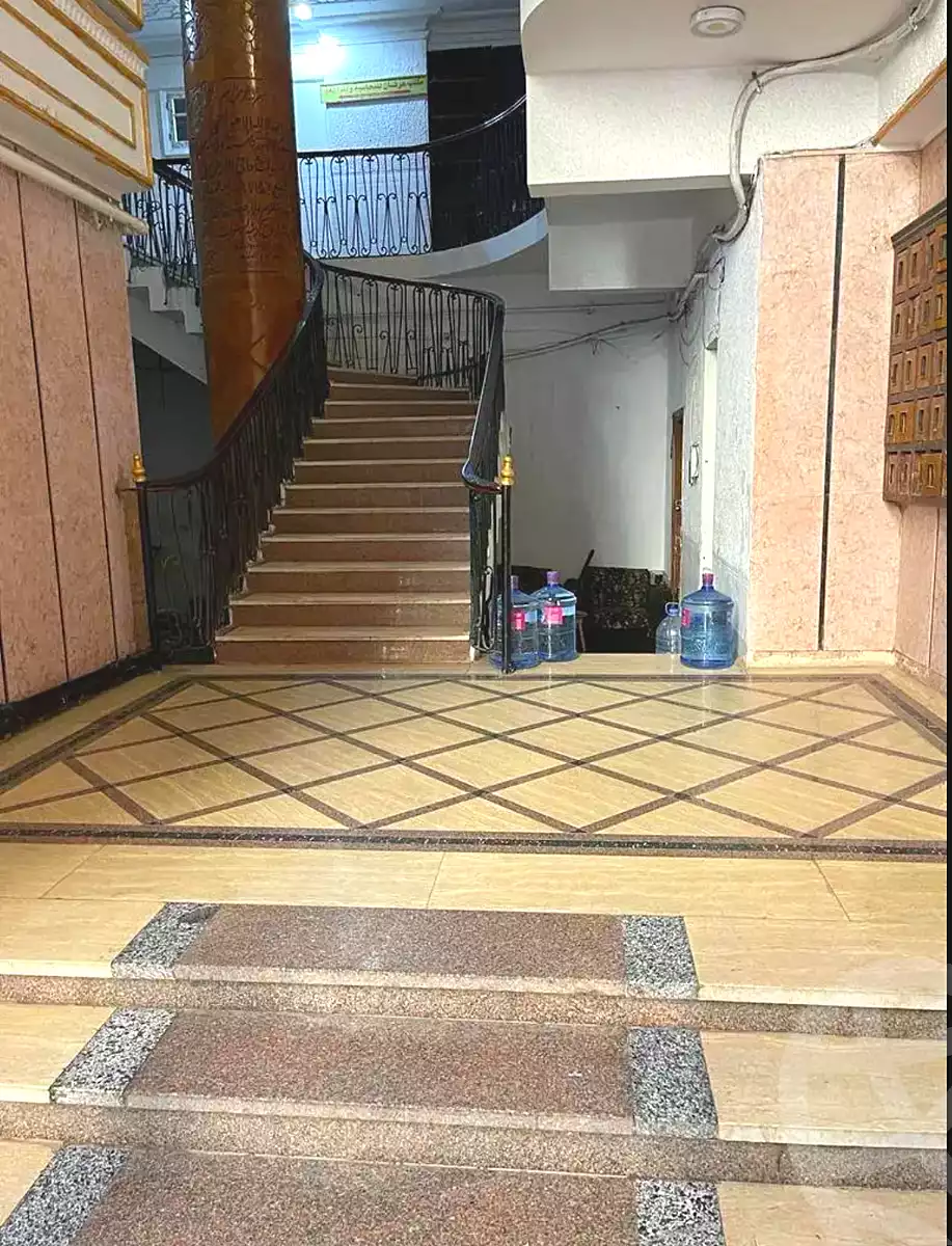 https://aqarmap.com.eg/ar/listing/7353423-for-sale-alexandria-sydy-bshr-sydy-bshr-bhry-el-shaikh-hussein-soliman-18-st