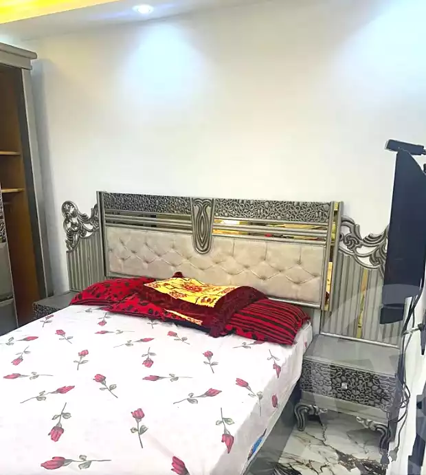 https://aqarmap.com.eg/ar/listing/7353516-for-rent-alexandria-el-montazah-compounds-in-el-montazah-royal-plaza-compound-al-halawany