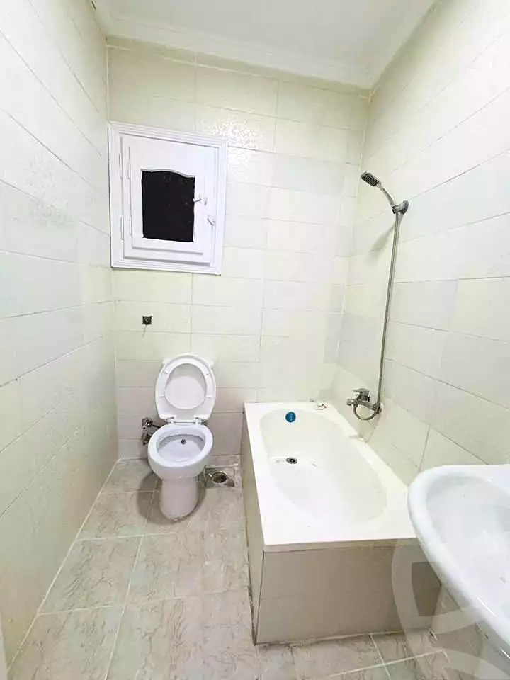 https://aqarmap.com.eg/ar/listing/7353799-for-sale-alexandria-al-agamy-shataa-el-nakheel