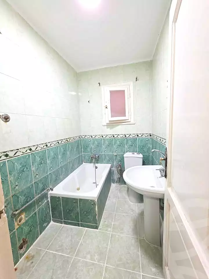 https://aqarmap.com.eg/ar/listing/7353981-for-sale-alexandria-al-agamy-shataa-el-nakheel