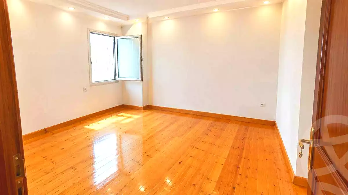 https://aqarmap.com.eg/ar/listing/7354042-for-rent-alexandria-smouha-mostafa-kamel-st