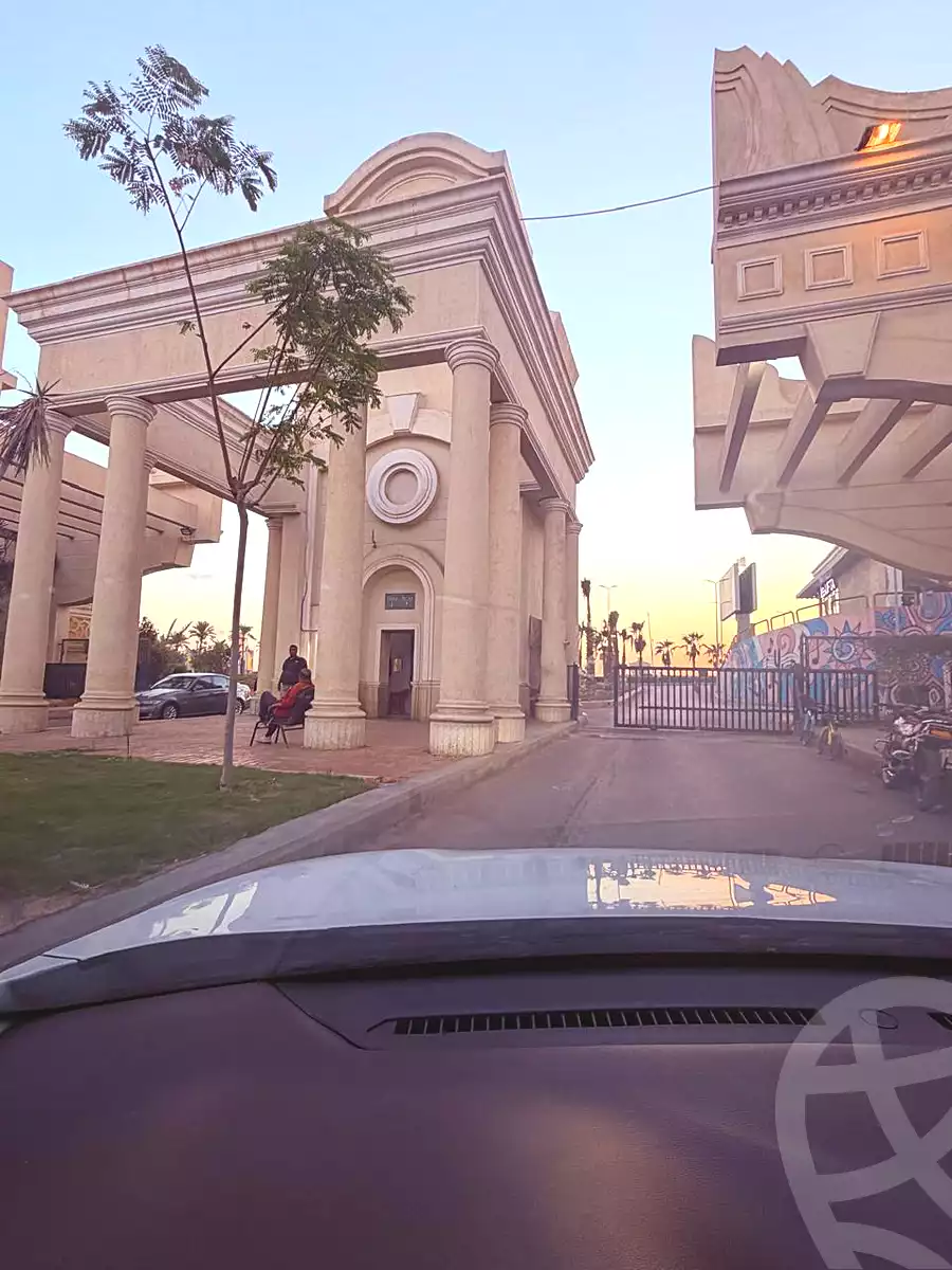 https://aqarmap.com.eg/en/listing/7340904-for-sale-cairo-al-oubour-compounds-golf-city