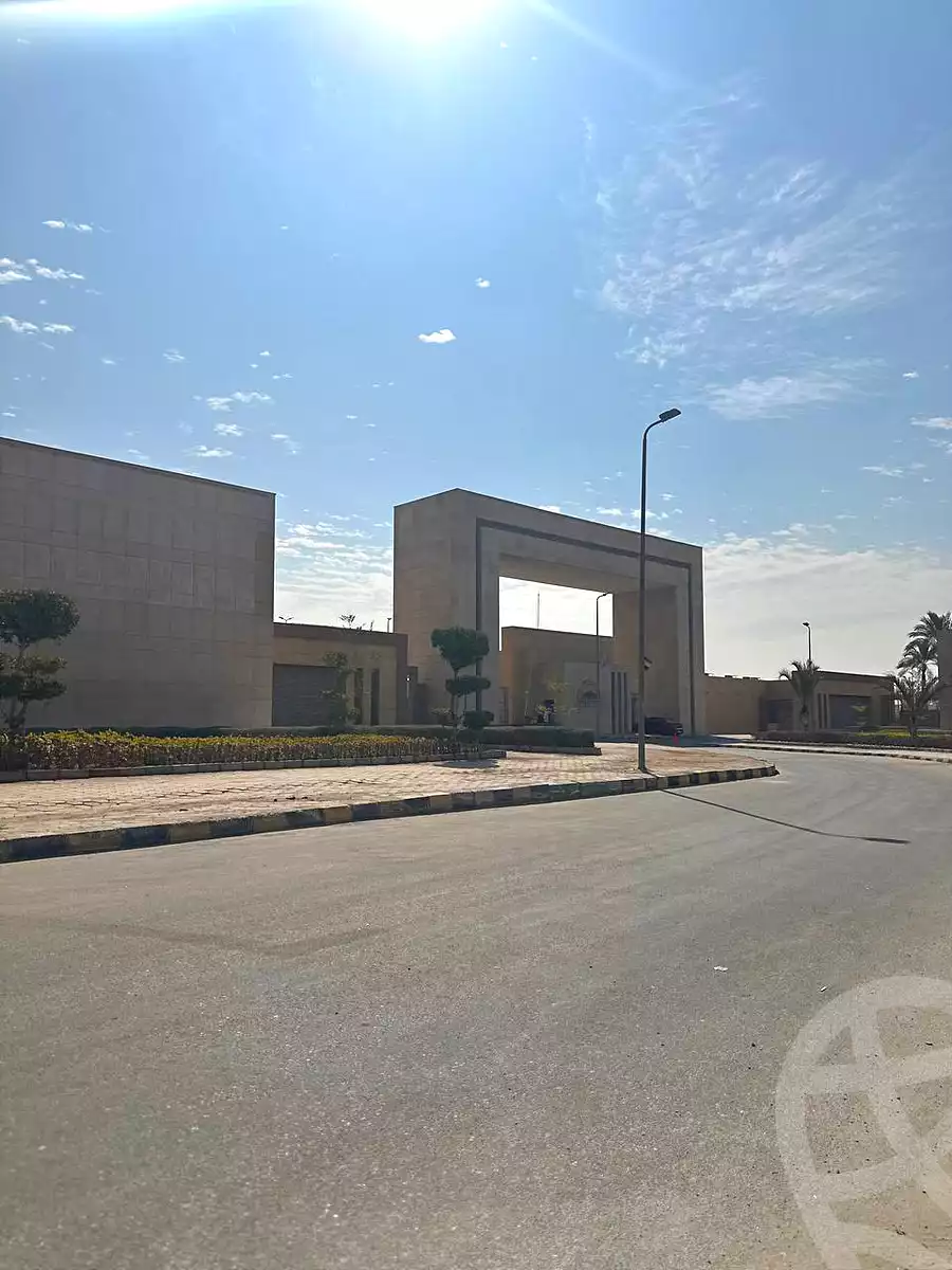 https://aqarmap.com.eg/en/listing/7354843-for-sale-cairo-6th-of-october-hadaeq-october-golden-square