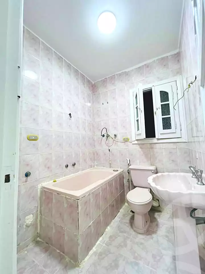 https://aqarmap.com.eg/ar/listing/7355838-for-sale-alexandria-al-agamy-shataa-el-nakheel