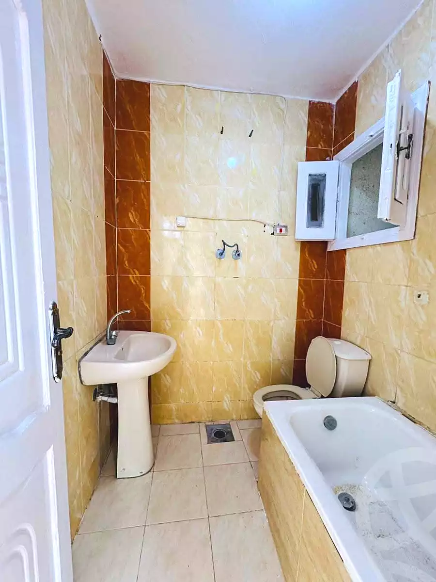 https://aqarmap.com.eg/ar/listing/7356083-for-sale-alexandria-al-agamy-shataa-el-nakheel