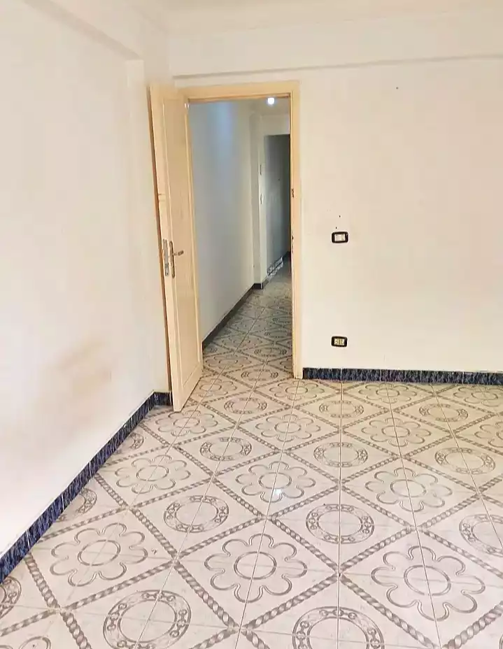 https://aqarmap.com.eg/ar/listing/7356266-for-rent-alexandria-miami-iskandar-ibrahim-st