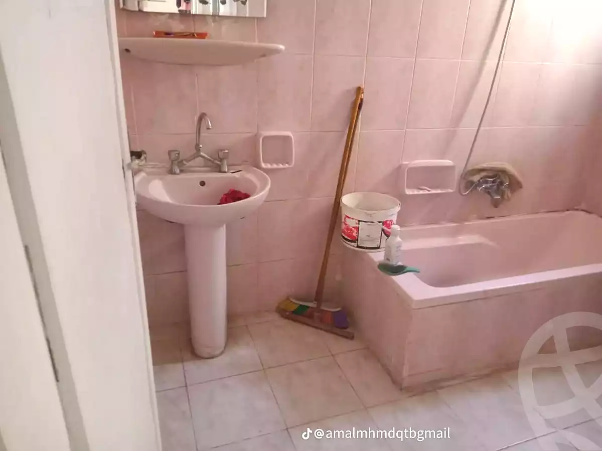 https://aqarmap.com.eg/ar/listing/7356634-for-rent-alexandria-al-agamy-el-hanouvel-al-haded-we-al-soulb-st